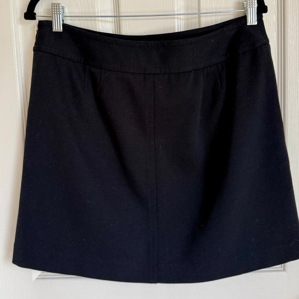 Ann‎ Taylor LOFT Black Mini Skirt A-Line Turn-Lock Pocket Detail Size 10